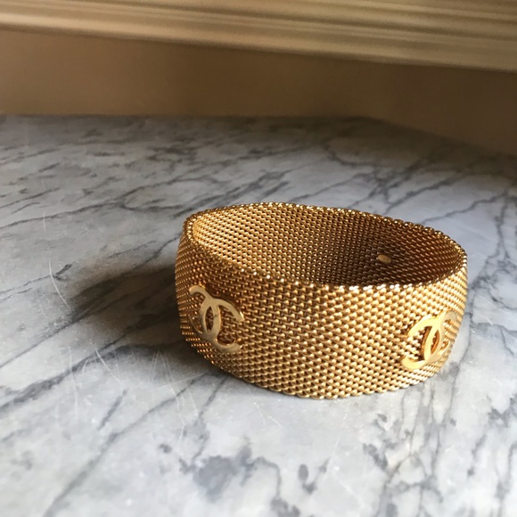 CHANEL, Authentic, CC Logo Bracelet, Vintage 1996 Gold Plated Chanel Bracelet - Picture 11 of 15